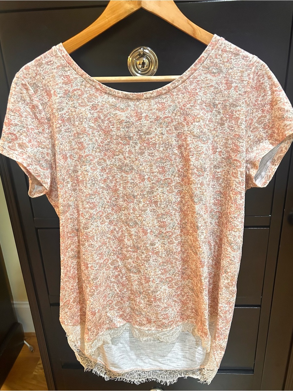 LC Lauren Conrad Dusty Pink Floral Lace-Trim Short Sleeve Top